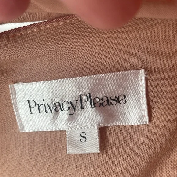 Privacy Please Off Shoulder Dress in Pink S A21 - Picture 3 of 8